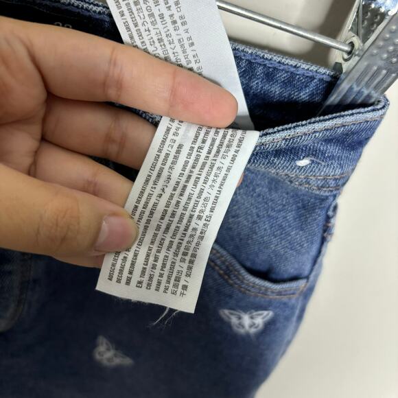 Hollister Curvy Ultra High Rise Mom Short 3" Embroidered Butterflies Size 00 - Picture 7 of 12